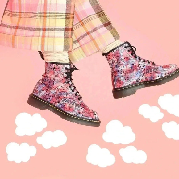 Dr. Martens Shoes - Super Rare Dr Martens Vintage 90's London Scene Allover Print